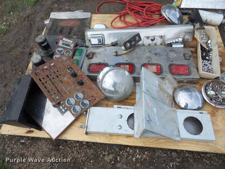 image for item DL9686 Truck parts