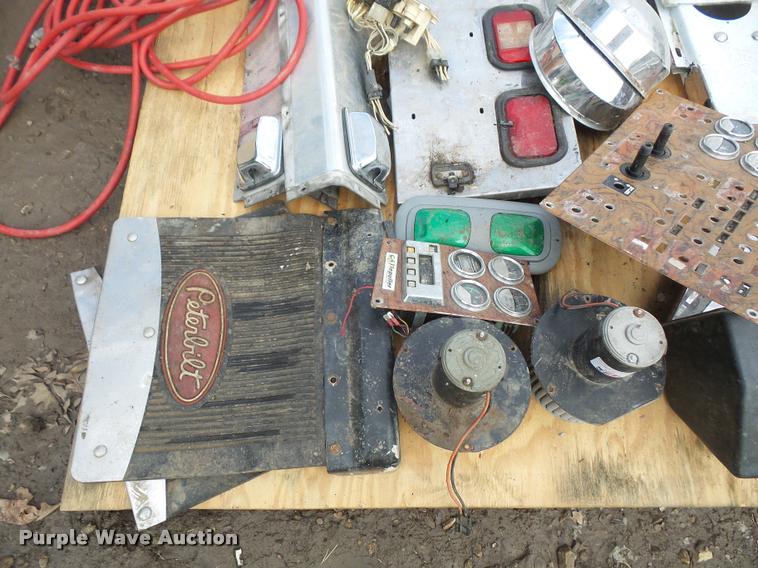 image for item DL9686 Truck parts