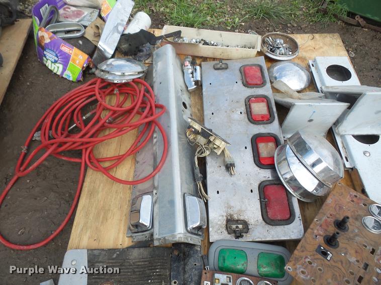 image for item DL9686 Truck parts