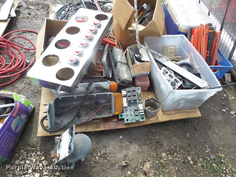 image for item DL9686 Truck parts