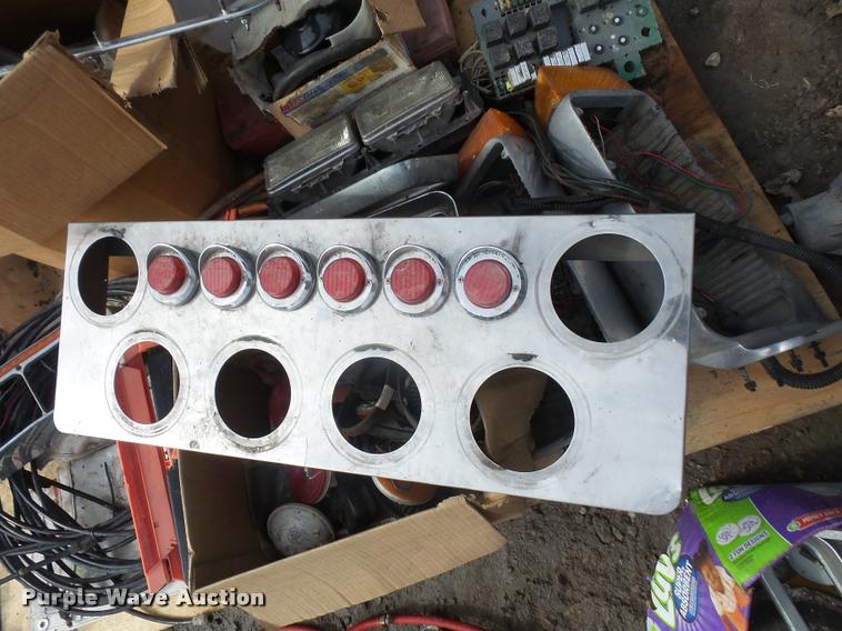 image for item DL9686 Truck parts