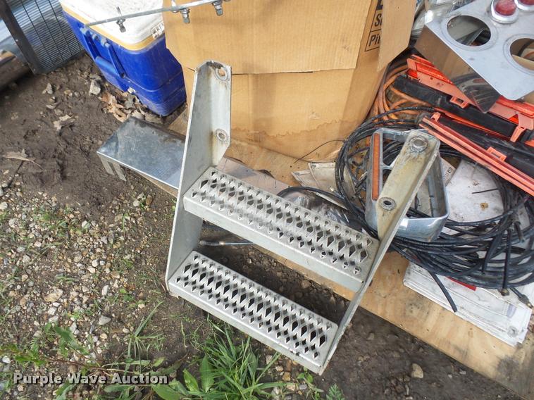 image for item DL9686 Truck parts