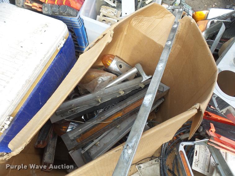 image for item DL9686 Truck parts