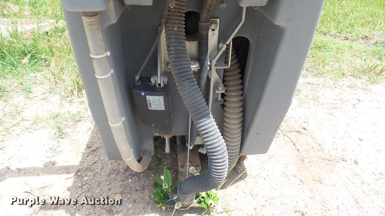 Tennant Speed Scrub 2601 floor scrubber in Haysville, KS | Item DQ9007