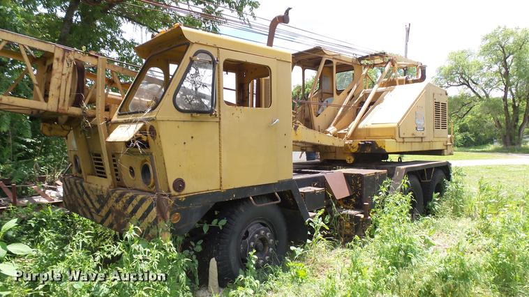 image for item DQ9015 1970 Bantam T-350 truck crane