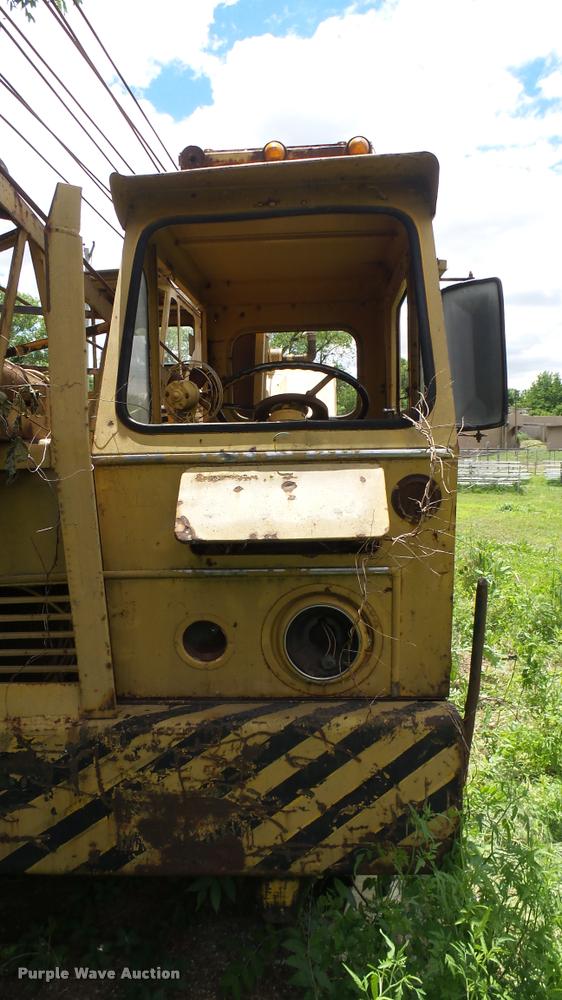 image for item DQ9015 1970 Bantam T-350 truck crane