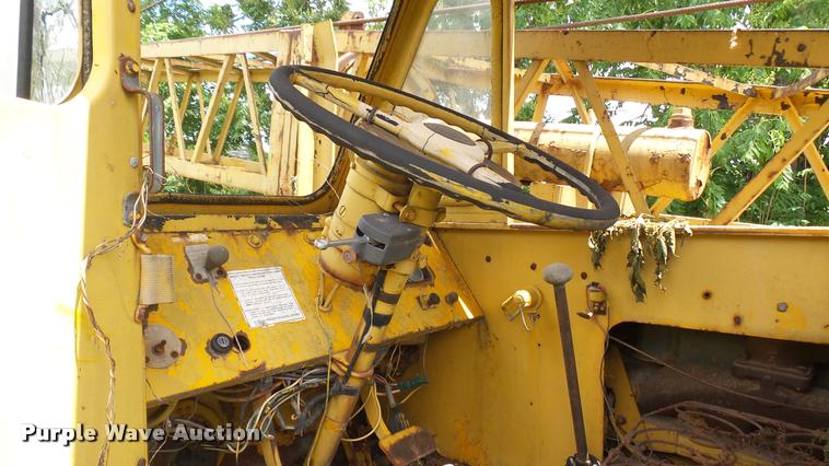 image for item DQ9015 1970 Bantam T-350 truck crane