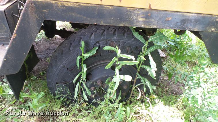 image for item DQ9015 1970 Bantam T-350 truck crane