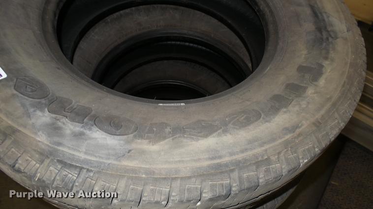 image for item DQ9025 (4) Firestone 275/70R18 tires