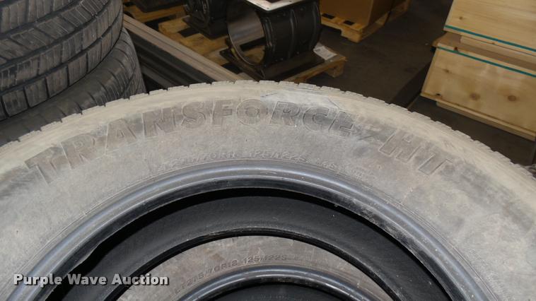 image for item DQ9025 (4) Firestone 275/70R18 tires