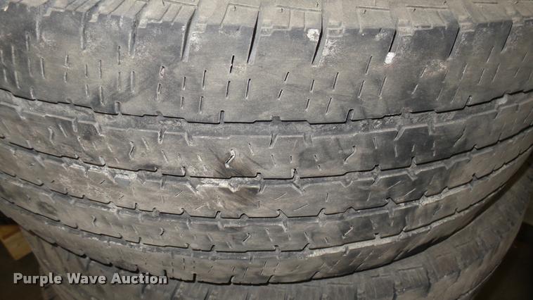 image for item DQ9025 (4) Firestone 275/70R18 tires