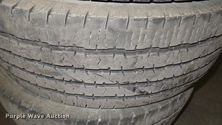 image for item DQ9025 (4) Firestone 275/70R18 tires