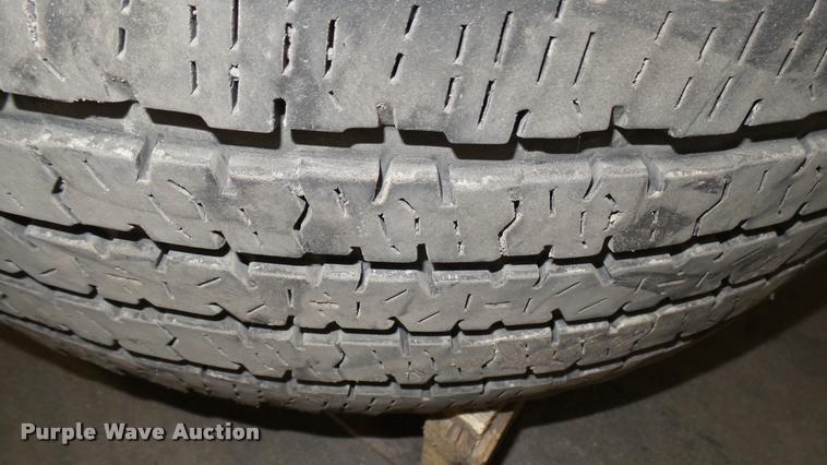 image for item DQ9025 (4) Firestone 275/70R18 tires