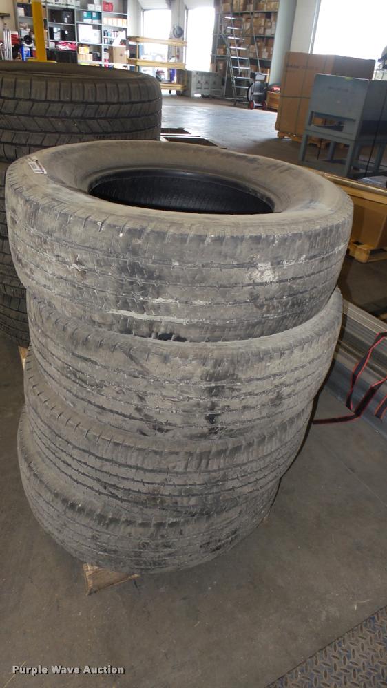 image for item DQ9025 (4) Firestone 275/70R18 tires