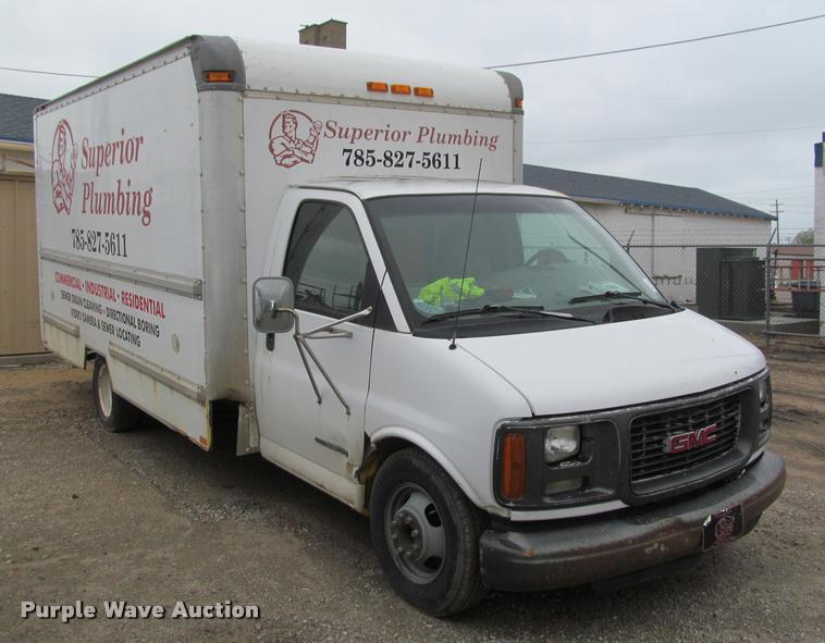 image for item J2551 2000 GMC Savana G3500 Cargo box truck