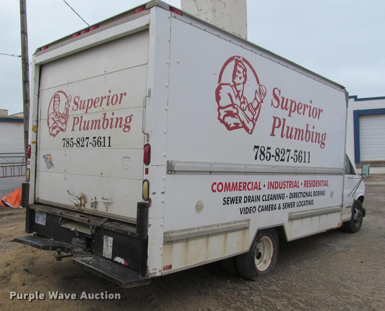 image for item J2551 2000 GMC Savana G3500 Cargo box truck