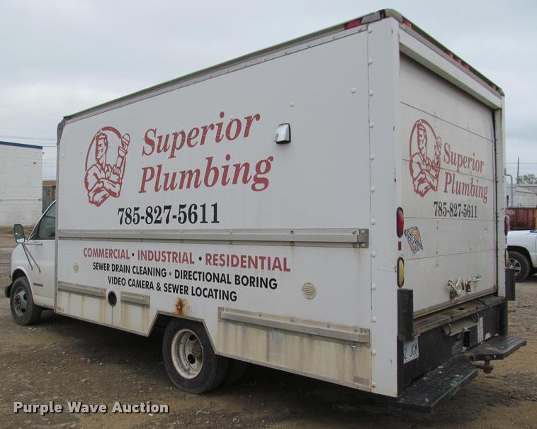 image for item J2551 2000 GMC Savana G3500 Cargo box truck