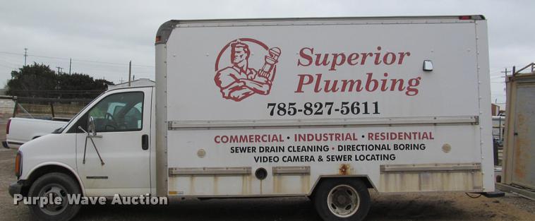 image for item J2551 2000 GMC Savana G3500 Cargo box truck