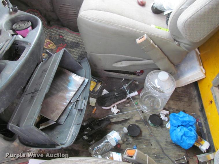 image for item J2551 2000 GMC Savana G3500 Cargo box truck