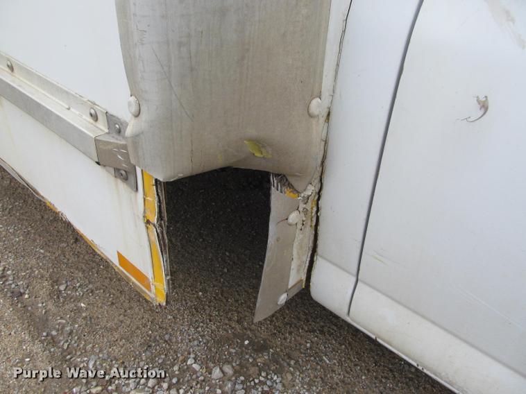 image for item J2551 2000 GMC Savana G3500 Cargo box truck