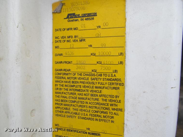 image for item J2551 2000 GMC Savana G3500 Cargo box truck