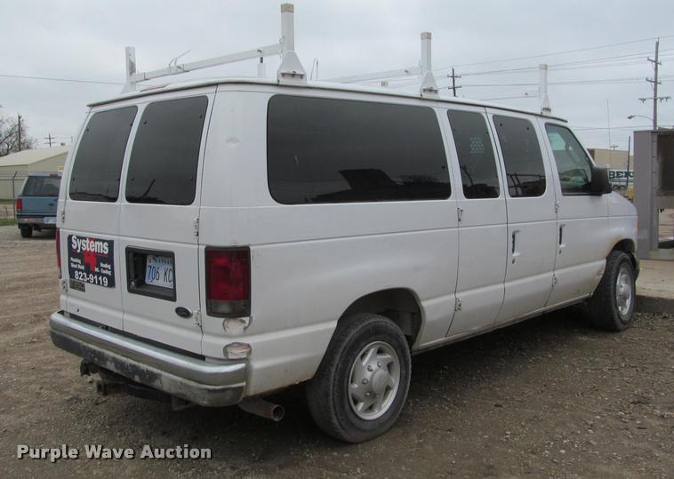 image for item J2552 2004 Ford E350 Super Duty van