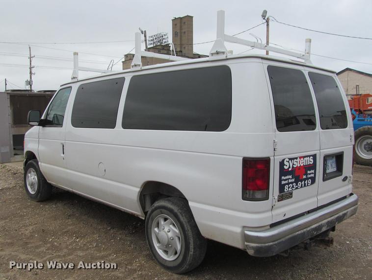 image for item J2552 2004 Ford E350 Super Duty van