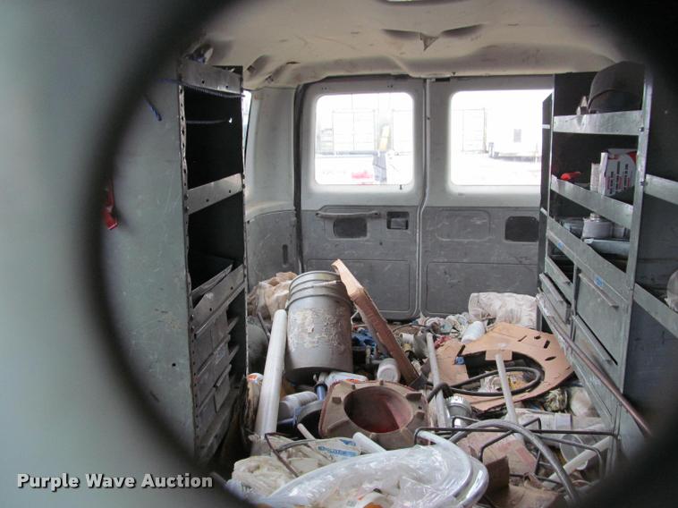 image for item J2552 2004 Ford E350 Super Duty van