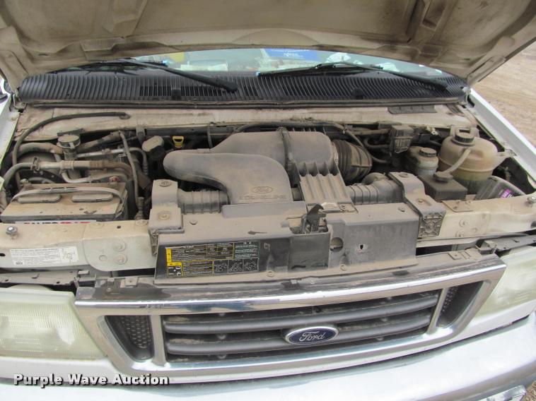 image for item J2552 2004 Ford E350 Super Duty van
