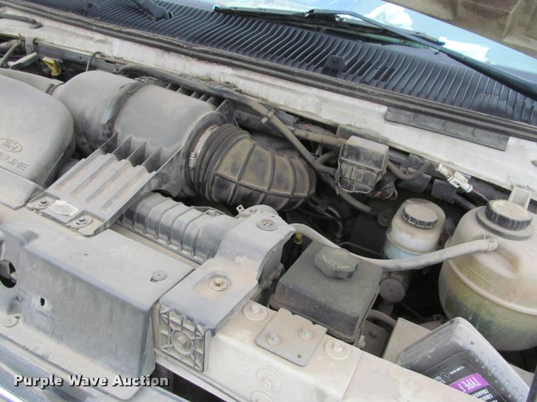 image for item J2552 2004 Ford E350 Super Duty van