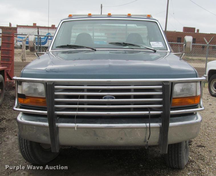 image for item J2554 1996 Ford F450 Super Duty flatbed truck