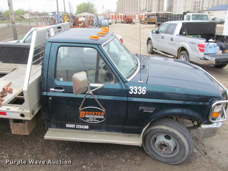 image for item J2554 1996 Ford F450 Super Duty flatbed truck