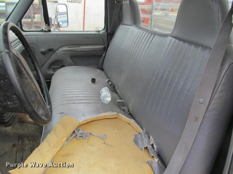 image for item J2554 1996 Ford F450 Super Duty flatbed truck