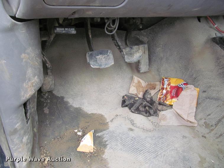 image for item J2554 1996 Ford F450 Super Duty flatbed truck