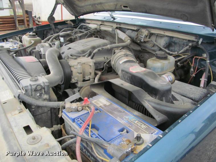 image for item J2554 1996 Ford F450 Super Duty flatbed truck