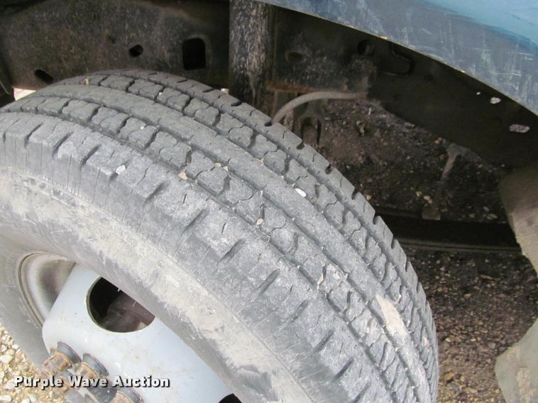 image for item J2554 1996 Ford F450 Super Duty flatbed truck