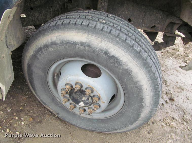 image for item J2554 1996 Ford F450 Super Duty flatbed truck