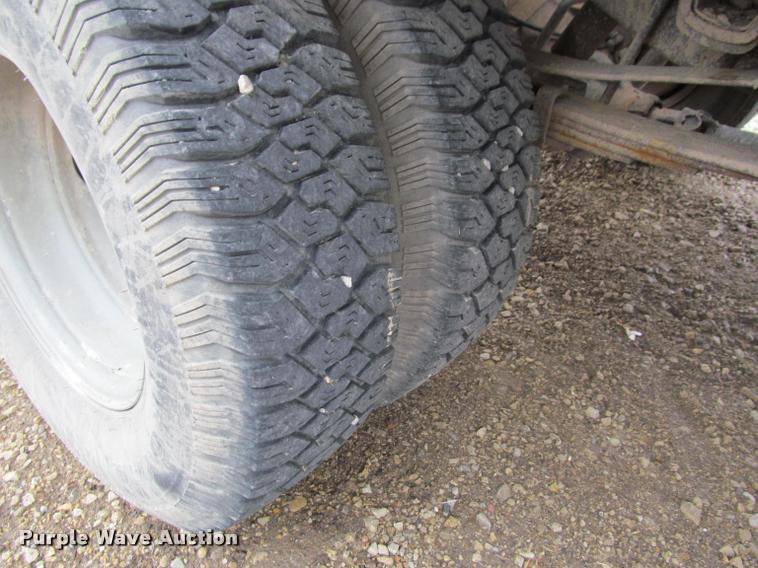 image for item J2554 1996 Ford F450 Super Duty flatbed truck