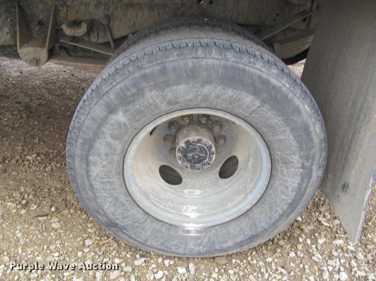 image for item J2554 1996 Ford F450 Super Duty flatbed truck