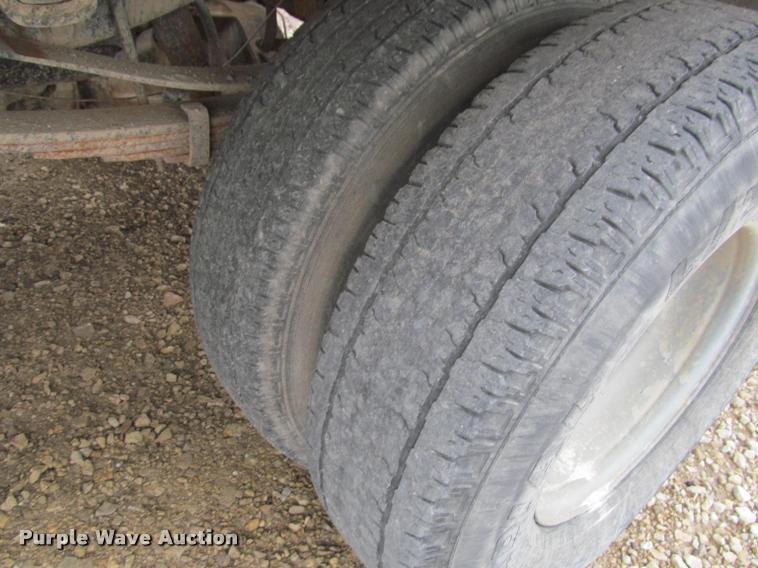 image for item J2554 1996 Ford F450 Super Duty flatbed truck