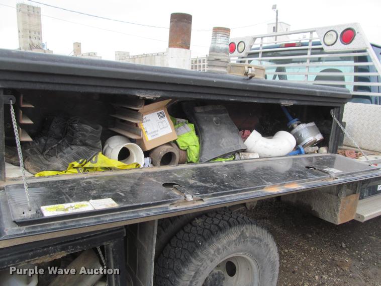 image for item J2554 1996 Ford F450 Super Duty flatbed truck