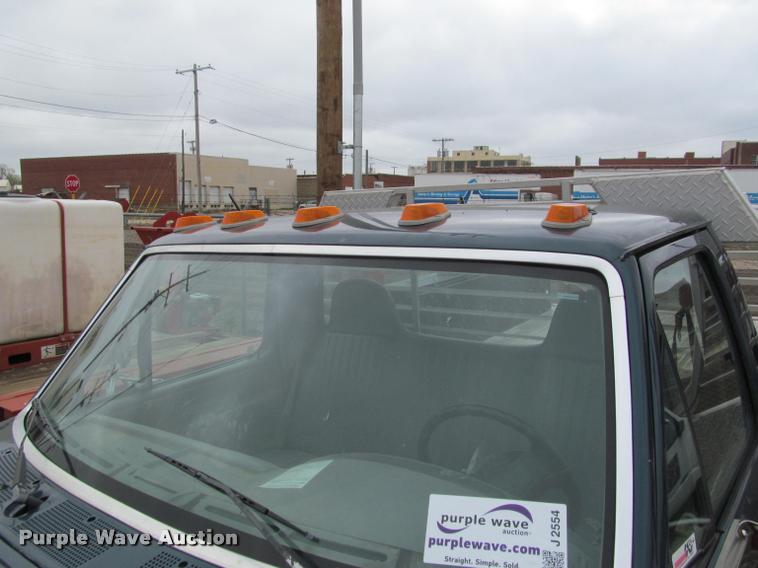 image for item J2554 1996 Ford F450 Super Duty flatbed truck