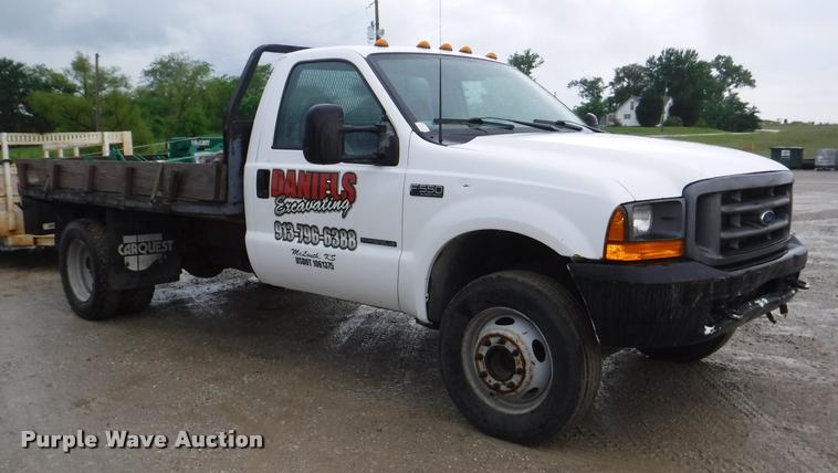 image for item J5692 2000 Ford F550 Super Duty XL flatbed truck
