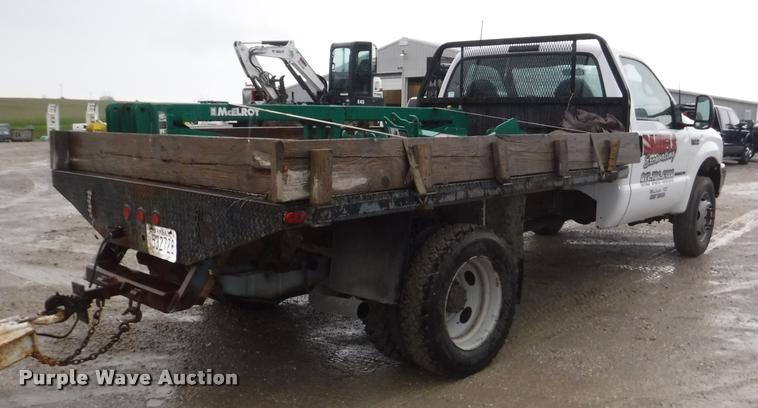 image for item J5692 2000 Ford F550 Super Duty XL flatbed truck