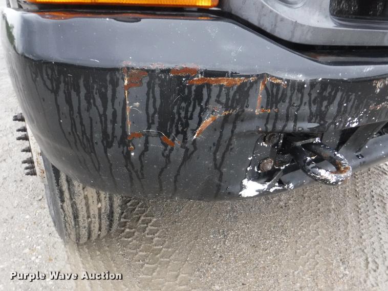 image for item J5692 2000 Ford F550 Super Duty XL flatbed truck