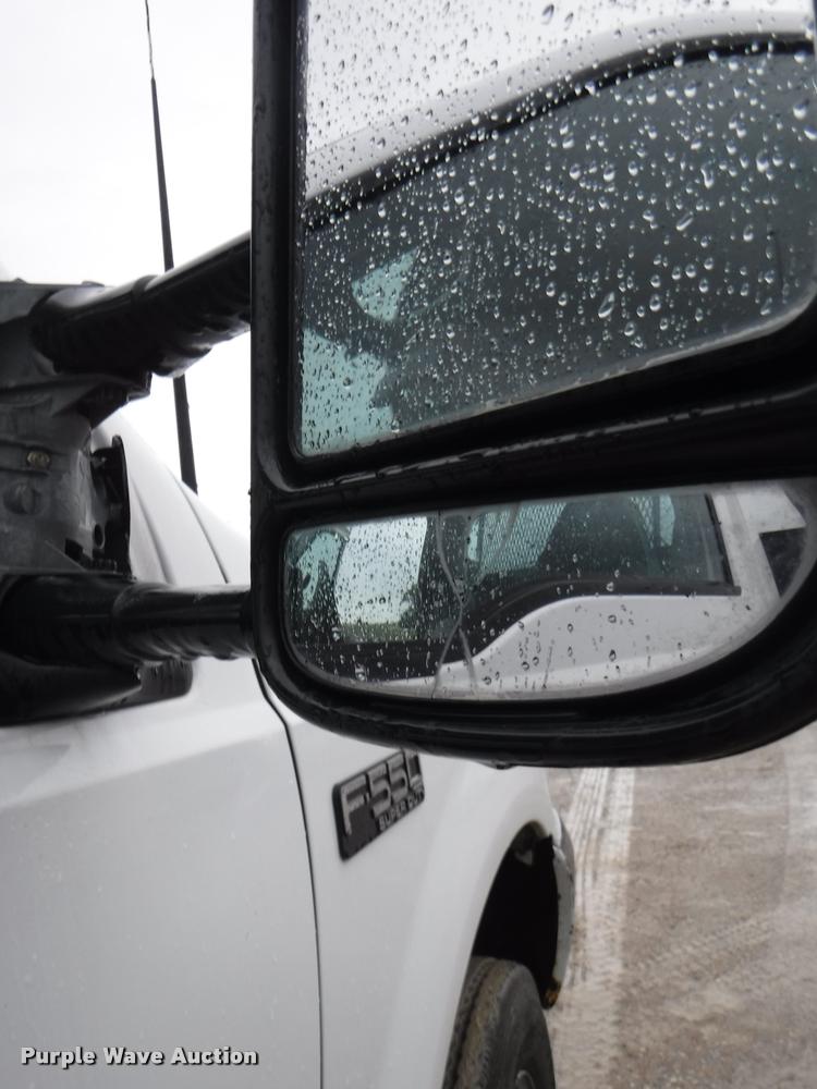 image for item J5692 2000 Ford F550 Super Duty XL flatbed truck