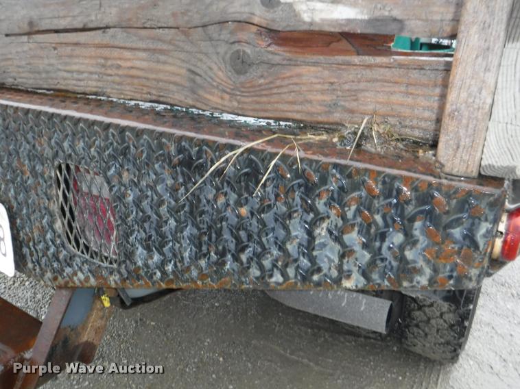 image for item J5692 2000 Ford F550 Super Duty XL flatbed truck