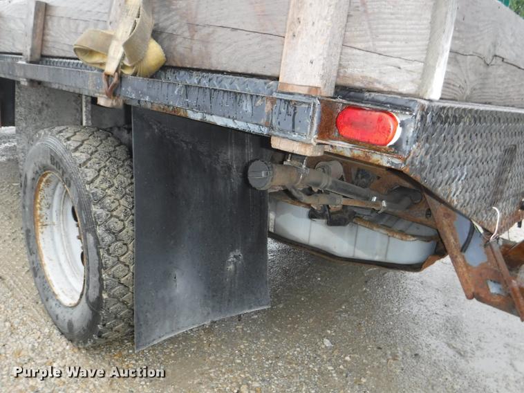 image for item J5692 2000 Ford F550 Super Duty XL flatbed truck