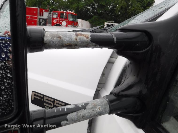 image for item J5692 2000 Ford F550 Super Duty XL flatbed truck