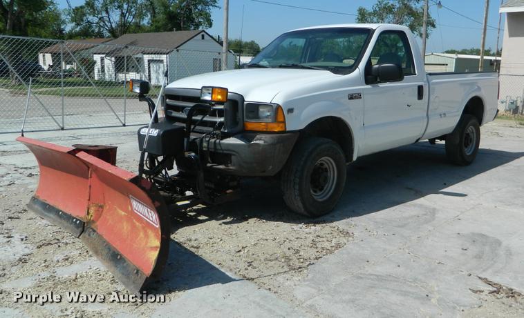 image for item K2541 2001 Ford F250 Super Duty pickup truck